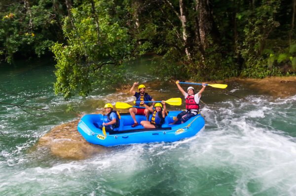 ZONA ARQUEOLOGICA DE BONAMPAK, RAFTING Y CAMINATA EN LA SELVA LACANDONA